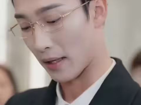 电影:她儿砸被大佬盯上了