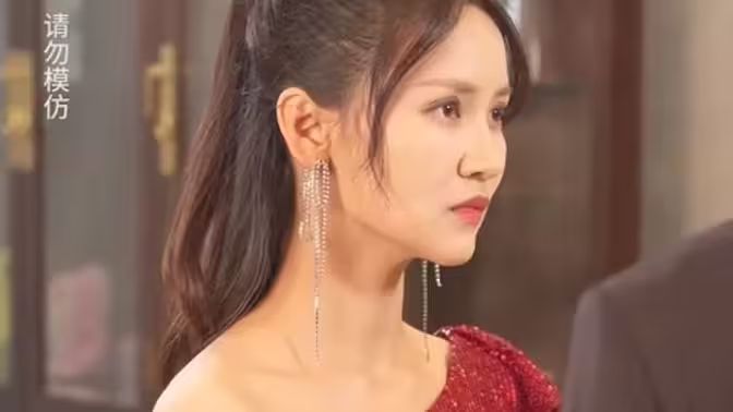 电影:假千金她很嚣张