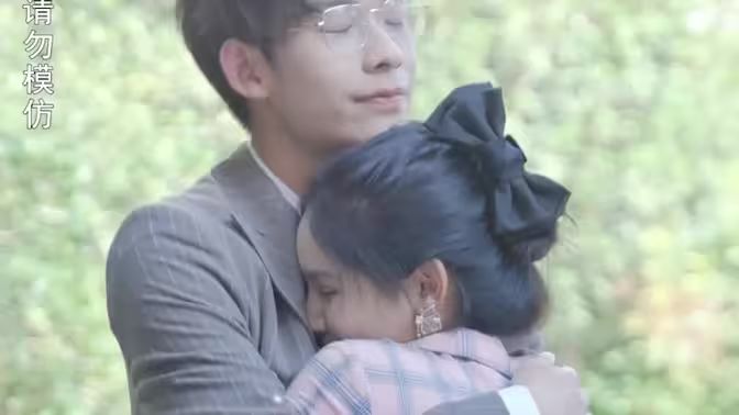 电影:傅少怀里的学霸千金飒爆了