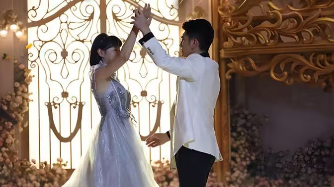 电影：遥不可及的她