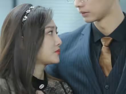 电影:惹是非的是她