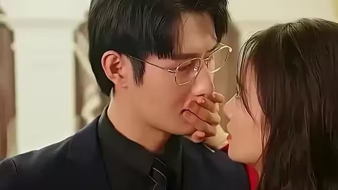 电影:禁欲大佬他沦陷了