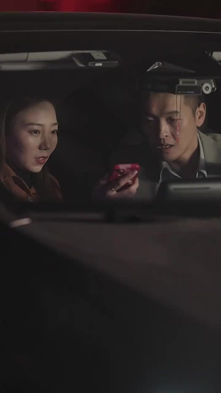 电影：成了总裁暗恋的那个她