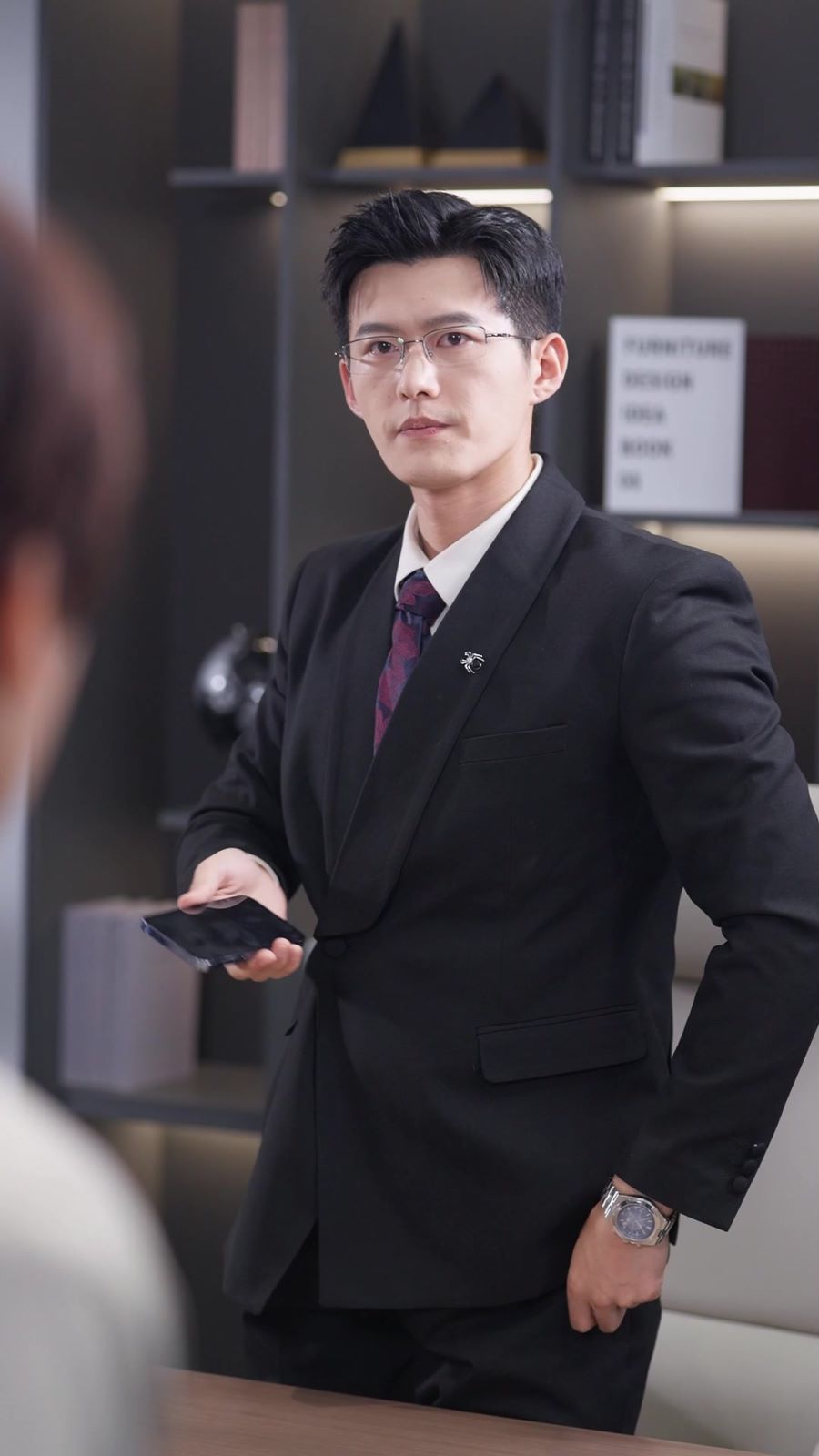 电影：女扮男装后我掰弯了闪婚总裁